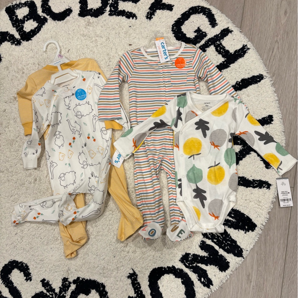 Carter’s onesie bundle size 9 months